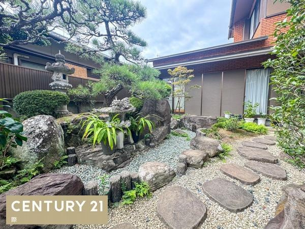 和歌山市神前の中古一戸建の庭