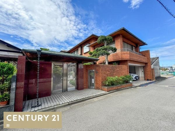 和歌山市神前の中古一戸建の前面道路含む現地写真