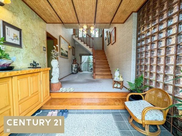 和歌山市神前の中古一戸建の玄関