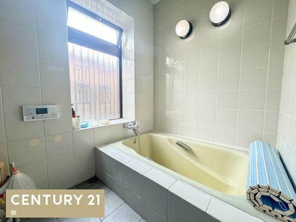 和歌山市神前の中古一戸建の浴室