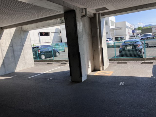 大津市におの浜４丁目の店舗事務所の駐車場|駐車場があります