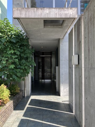 大津市におの浜４丁目の店舗事務所のエントランス