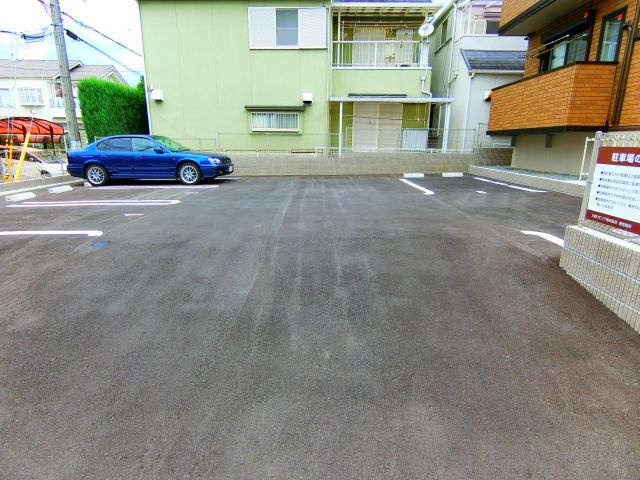 プチアングルの駐車場