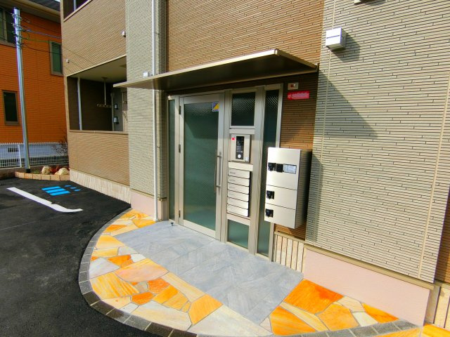 プラザハウスのエントランス