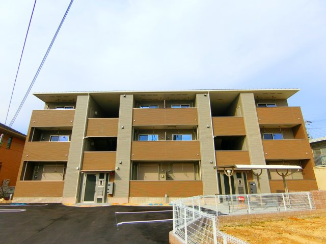 プラザハウスの外観