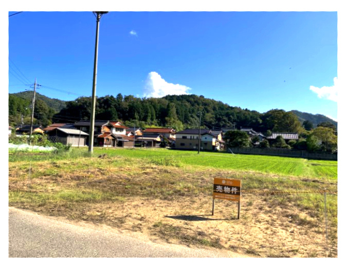 森尾　売土地　111.92坪の外観|すぐ横にこうのとりの人口巣塔があります。