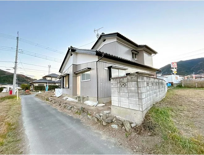 藤岡市浄法寺　中古1049の前面道路含む現地写真