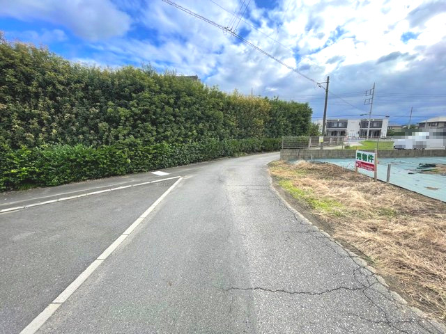 藤岡市森　土地560の前面道路含む現地写真|前面道路含む現地写真です