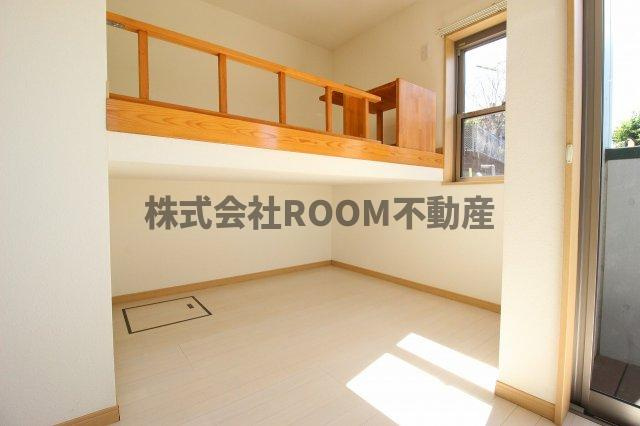 ラパン郡元の内装|明るい室内です