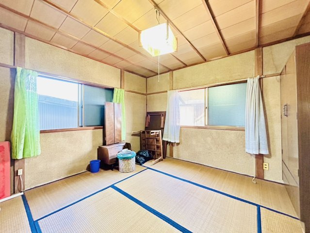 岸和田市大手町　中古戸建の和室|2階は2部屋でともに和室となります◎続き部屋ではないためパーソナルスペース◎