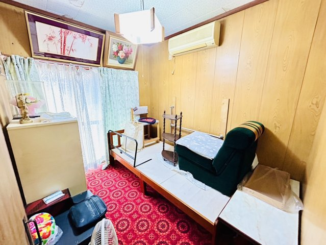 岸和田市大手町　中古戸建の洋室|1階洋室◎独立部屋を採用◎