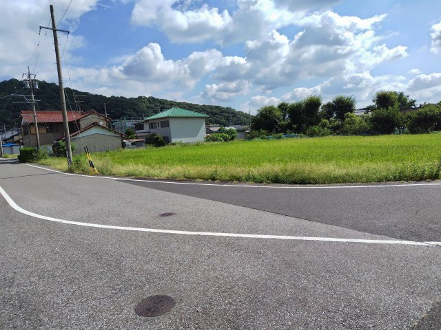 ６４０７６　本巣市曽井中島土地の外観