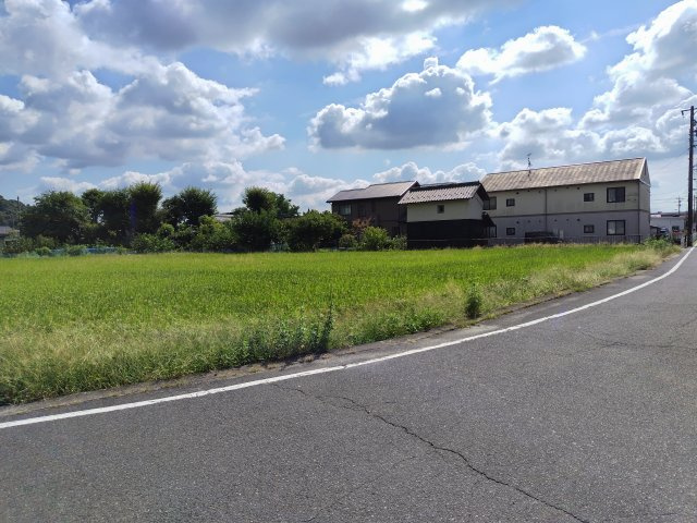 ６４０７６　本巣市曽井中島土地の外観