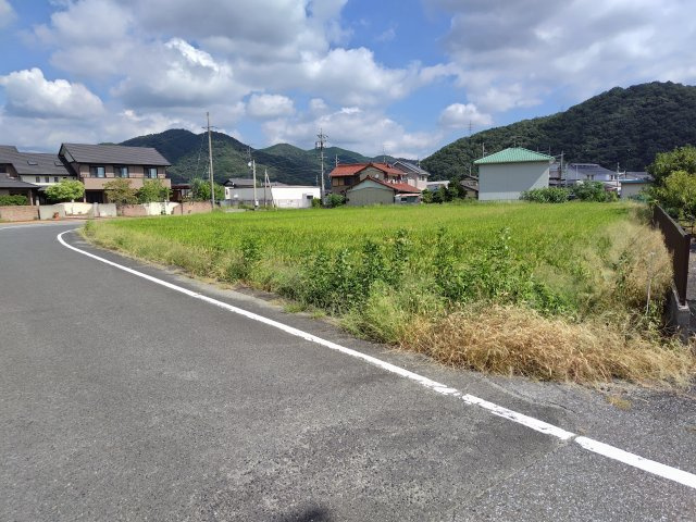 ６４０７６　本巣市曽井中島土地の外観