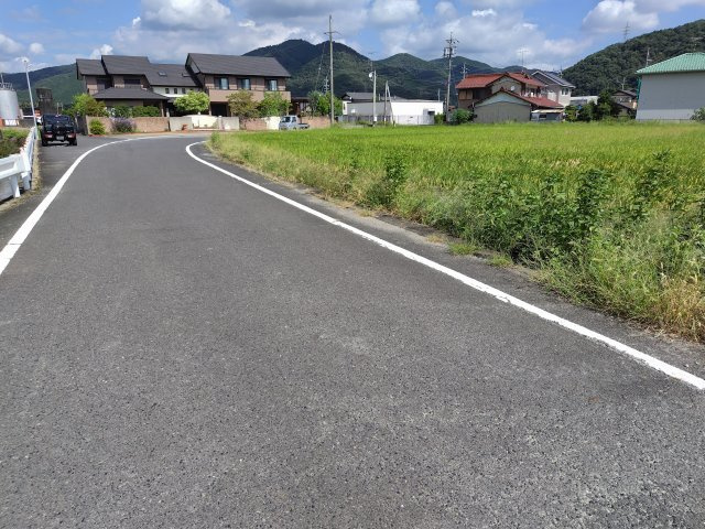 ６４０７６　本巣市曽井中島土地の前面道路含む現地写真