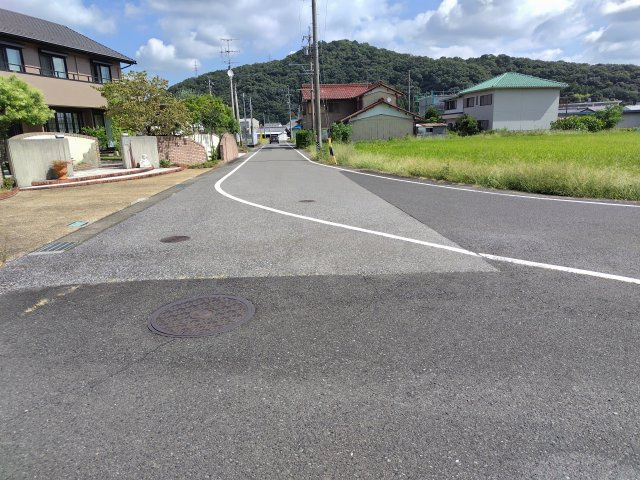 ６４０７６　本巣市曽井中島土地の前面道路含む現地写真