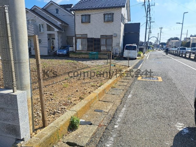 ◎茅ヶ崎市中島　建築条件無し　売地　３区画の前面道路含む現地写真|前面道路の様子です◇