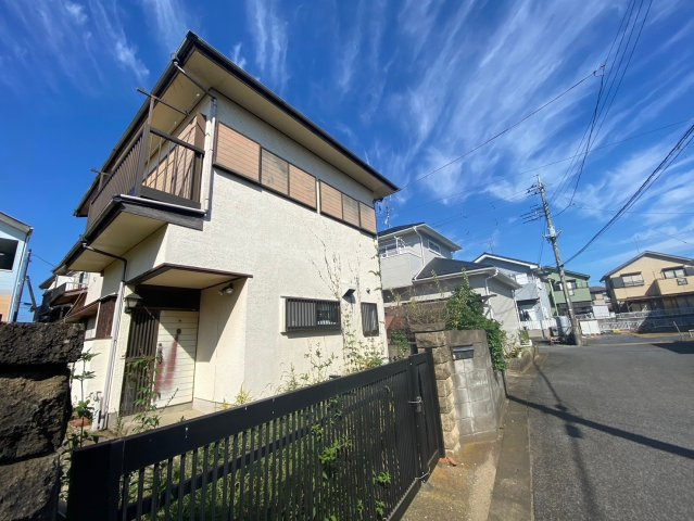 八街ろ　中古戸建の前面道路含む現地写真