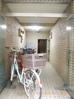 【その他共用部分】 | 住人の方皆さんが協力しあって創り出す、自転車置き場(*^^)v