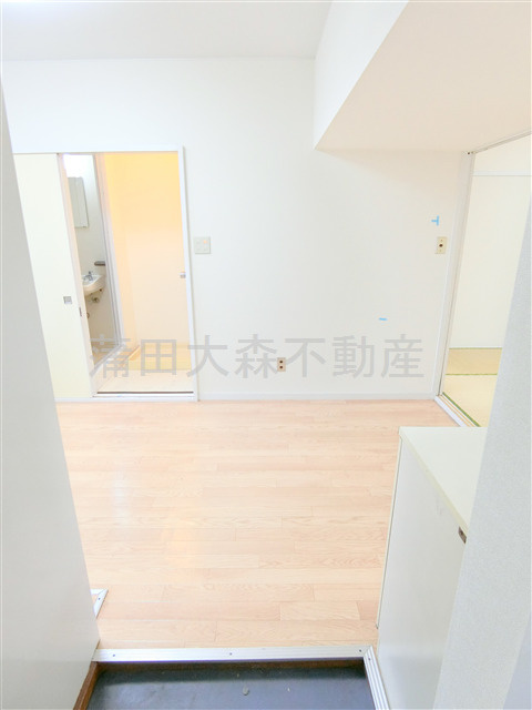 コウワマンションの玄関