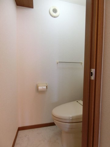 【トイレ】 | メゾン・クレール | 104の写真（間取反転タイプ：イメージ）