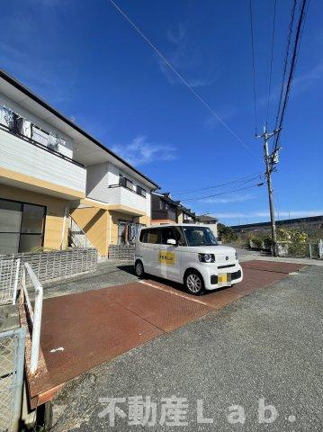 ココ・ルミエールの駐車場