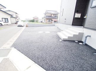 【駐車場】