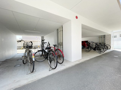 【その他共用部分】 | ディモーラ博多 | 駐輪スペースがあります