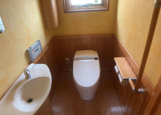【トイレ】 | トイレは大きさや形、機能、抗菌性などが異なる多種多彩なタイプが各メーカーから出ています。それぞれに良さがあるため、事前にどういったタイプのトイレがいいのかをご家庭内で決めて、内見に行くといいでしょう。
