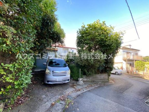 八街い　中古戸建の前面道路含む現地写真