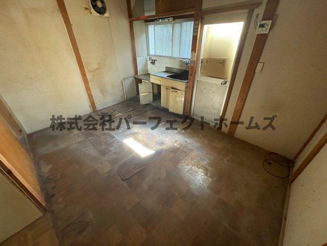 星丘2丁目戸建　賃貸の居間・リビング|居間です