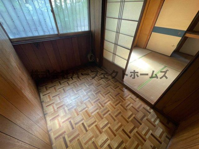 星丘2丁目戸建　賃貸の寝室|広くて明るい寝室