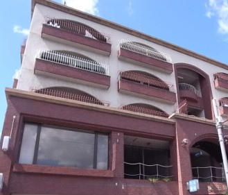 東生駒8番館の外観