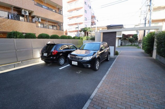【駐車場】