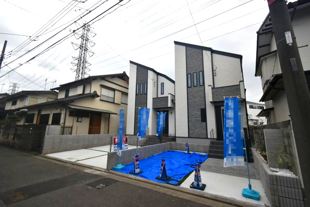 三鷹市新川４丁目の前面道路含む現地写真