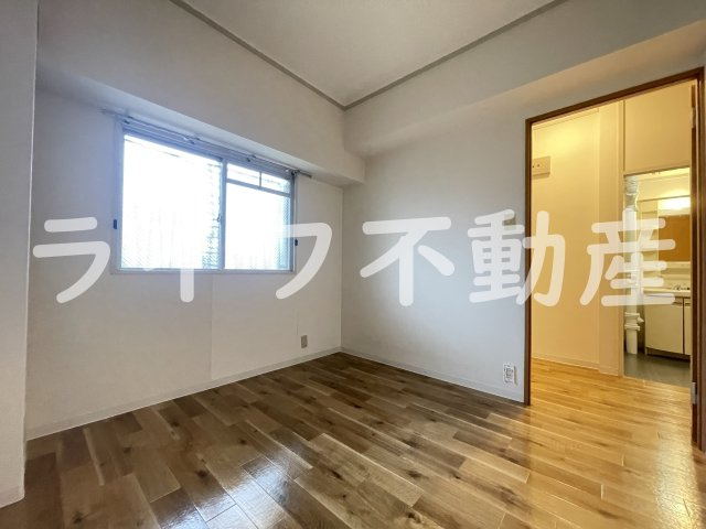 エステマール弥刀の洋室|ゆったりした洋室です