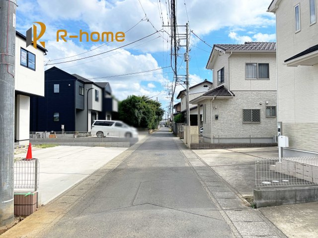 第1土浦市並木　新築戸建て　3号棟の前面道路含む現地写真|『今から見たい！』大歓迎です♪
お気軽にＲ－ｈomeまでお問い合わせください。