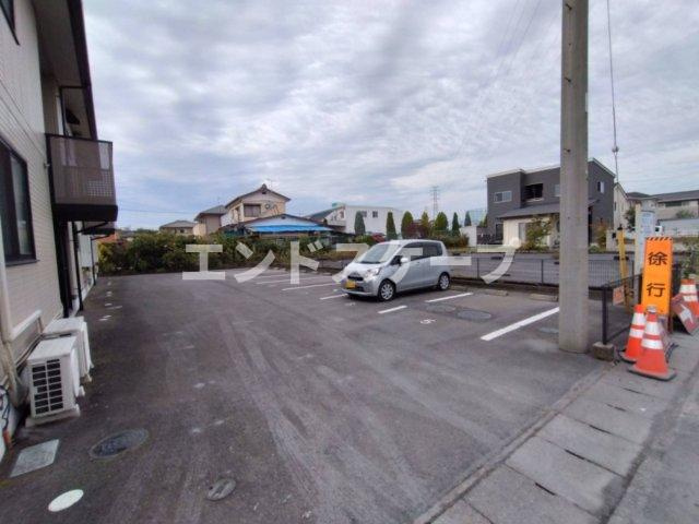 プルニエＫの駐車場|高崎、前橋エリアのお部屋探しはエンドスケープまで！お客様の理想お聞かせ下さい♪