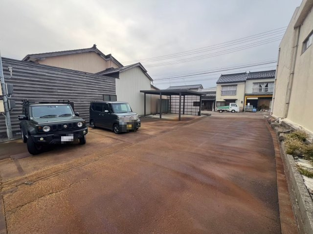コーポブルーメの駐車場
