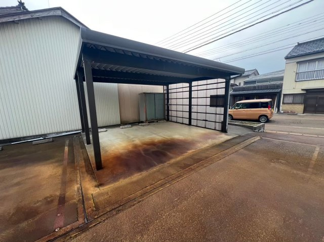 コーポブルーメの駐車場