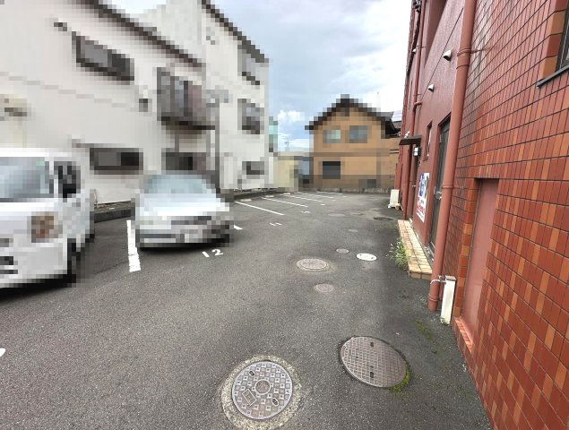 リージェント手越原の駐車場