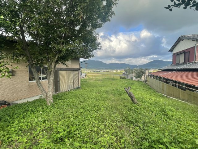 糸島 三雲の土地の外観|建築可能な部分です。現在、古家が建っています。