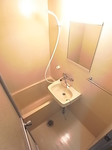 マックス甲東園の浴室