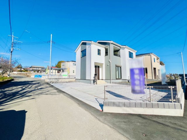 箕郷町生原の前面道路含む現地写真|間口も広く車の通りも少ないので駐車も楽々♪