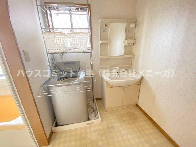 希望ヶ丘　中古戸建の独立洗面台