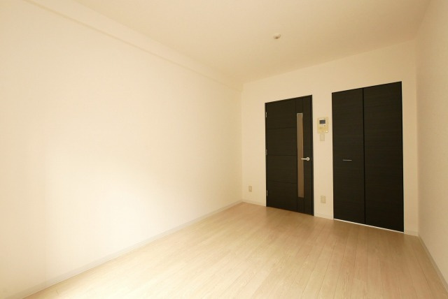 大阪市浪速区桜川４丁目の賃貸マンションの居間・リビング