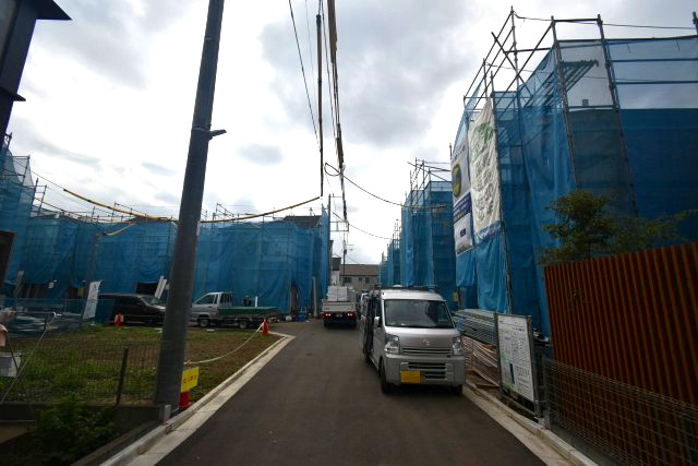 三鷹市牟礼3丁目の前面道路含む現地写真