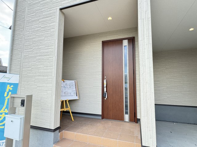 松戸市五香３丁目新築戸建【高木第二小学校：4分】のエントランス|エントランス・玄関ポーチ