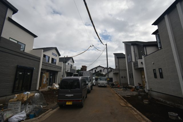 三鷹市牟礼3丁目の前面道路含む現地写真