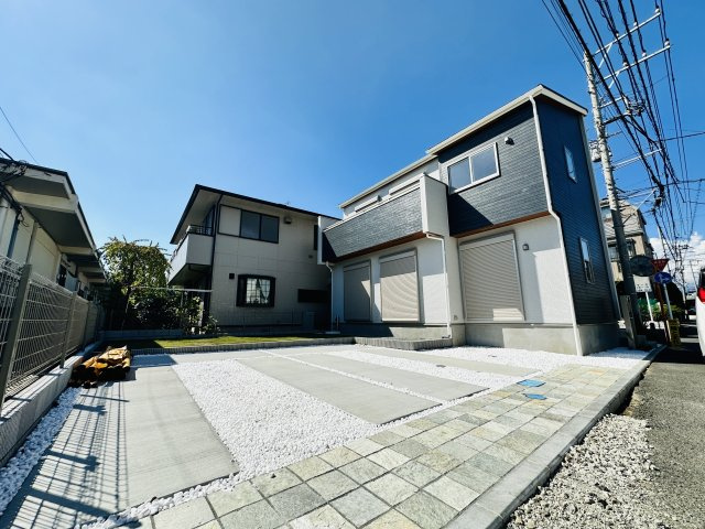 平塚市南原1丁目　敷地広々大型戸建ての外観